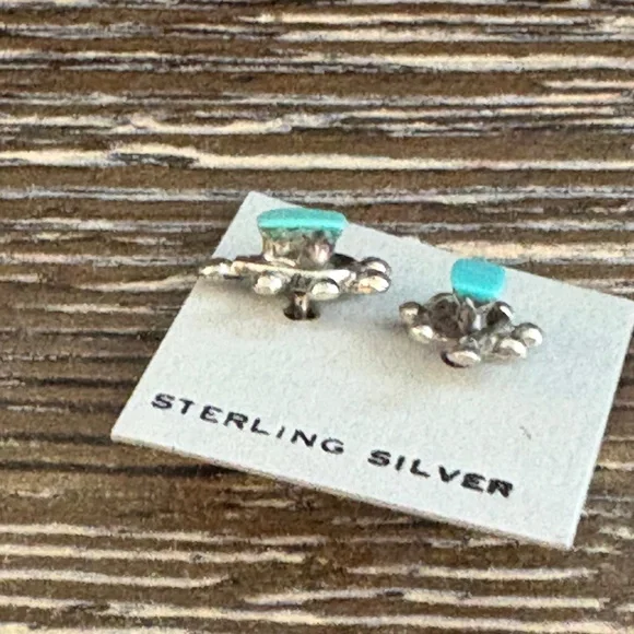 Sterling silver stud earrings beautiful light blue turquoise stones - Picture 10 of 13
